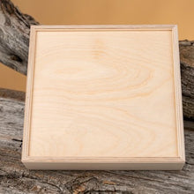 Lade das Bild in den Galerie-Viewer, Holzgeschenkbox - LINIE 1