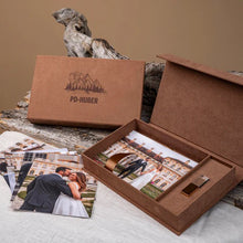 Lade das Bild in den Galerie-Viewer, SET Samtstoff Foto Box inkl. 16 GB Diamant USB Stick