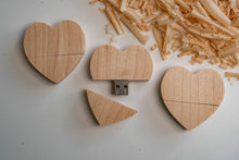 Lade das Bild in den Galerie-Viewer, "Ahorn-HERZSTÜCK" USB-Stick - Speed 3.0