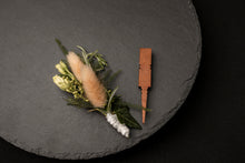 Lade das Bild in den Galerie-Viewer, Blumen-Anstecker mit Doppel Magnet