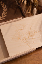 Lade das Bild in den Galerie-Viewer, Holzgeschenkbox OHNE USB Fach