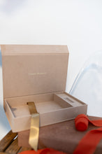 Lade das Bild in den Galerie-Viewer, SoftTouch Box mit Gold oder Silberprägung