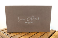 Lade das Bild in den Galerie-Viewer, SoftTouch Box mit Gold oder Silberprägung