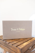 Lade das Bild in den Galerie-Viewer, SET Samtstoffbox inkl. 16GB USB Stick Gold & Silberprägung