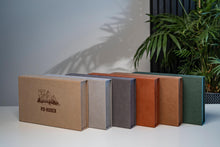 Lade das Bild in den Galerie-Viewer, SET SoftTouch Box inkl. 16 GB Diamant USB Stick