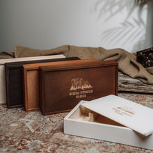 Lade das Bild in den Galerie-Viewer, Holzgeschenkbox