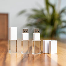 Lade das Bild in den Galerie-Viewer, USB-Stick "Diamant" 16 GB /64 GB