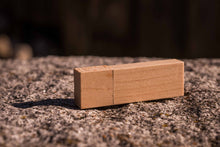 Lade das Bild in den Galerie-Viewer, USB-Stick "Holzliebe"