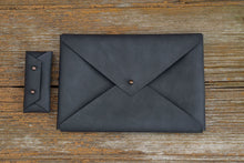 Lade das Bild in den Galerie-Viewer, Vegane Lederkuvert