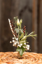 Lade das Bild in den Galerie-Viewer, Blumen-Anstecker mit Doppel Magnet
