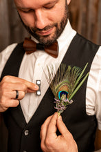Lade das Bild in den Galerie-Viewer, Blumen-Anstecker mit Doppel Magnet
