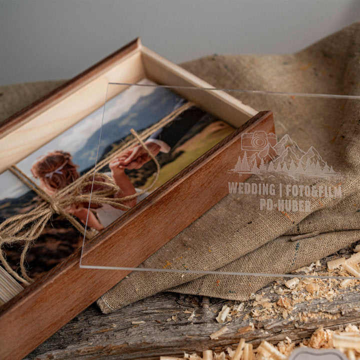 Holzgeschenkbox mit Acrylglasdeckel